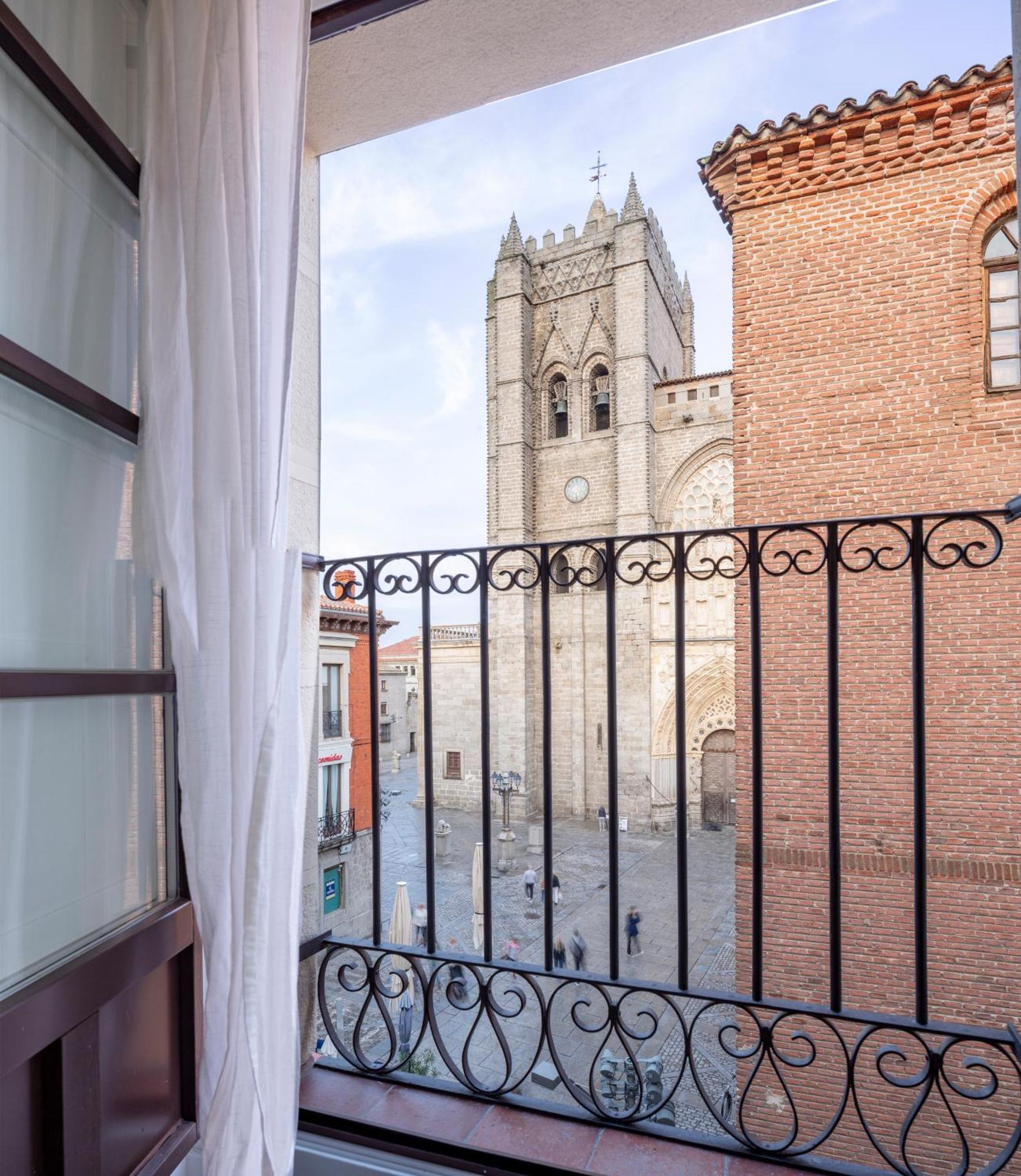 Apartamento Altior Catedral Homes Avila Exterior photo